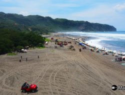 PANTAI PARANGTRITIS: Pantai Paling Populer dan Legend di Yogyakarta