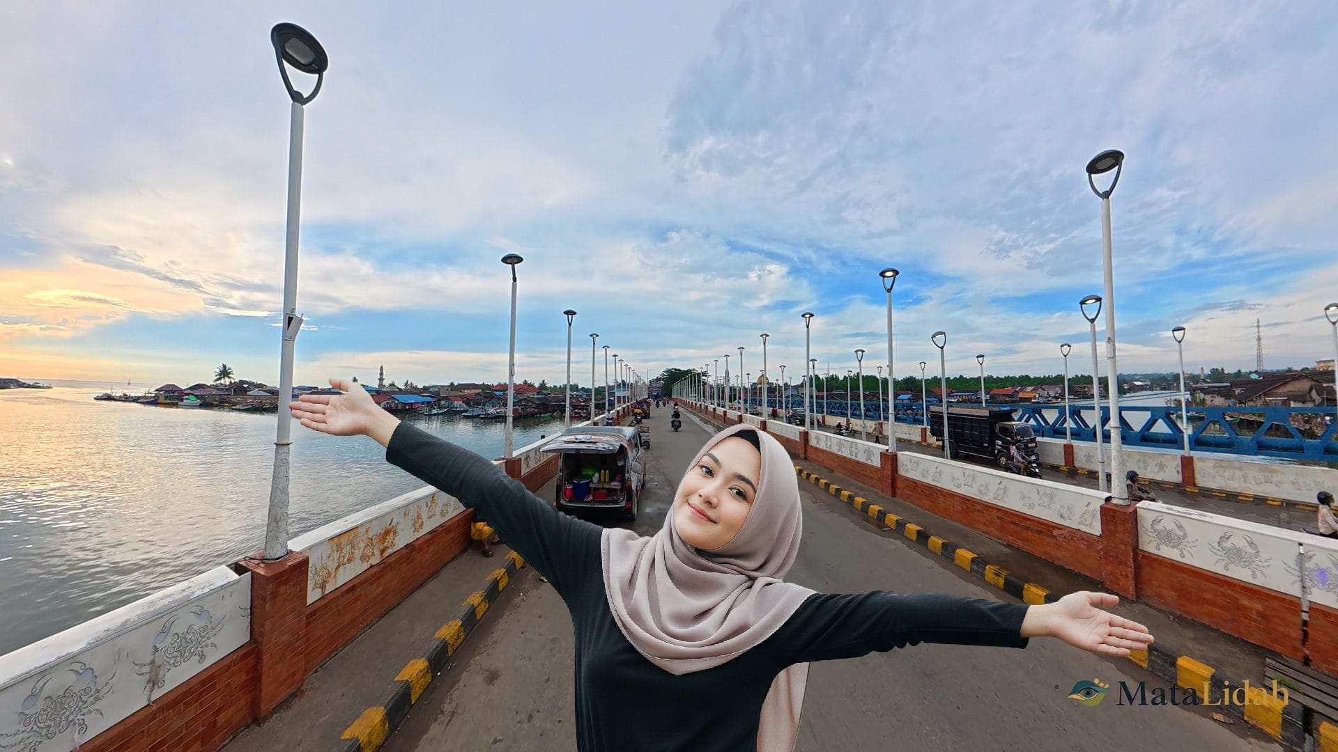 Suasana pagi di Jembatan Manggar Balikpapan
