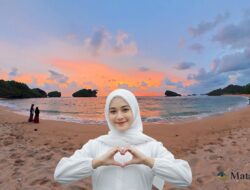 Pesona Pantai Watu Karung Pacitan: Raja Ampat-nya Jawa Timur